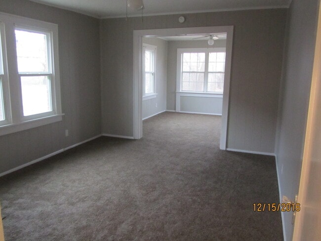 Building Photo - NICE Duplex for Rent close to Midtown and the Plaza District 2-bed & 1-bed available