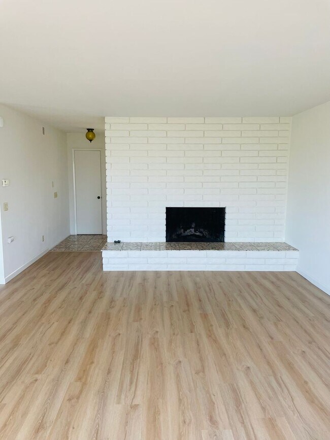 Building Photo - Three bedroom home in The Heights area of Morro Bay