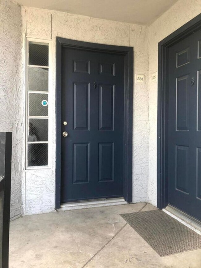 Building Photo - Welcome to your new cozy, immaculate and spacious home!