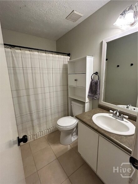 Building Photo - 109 Live Oak Cir