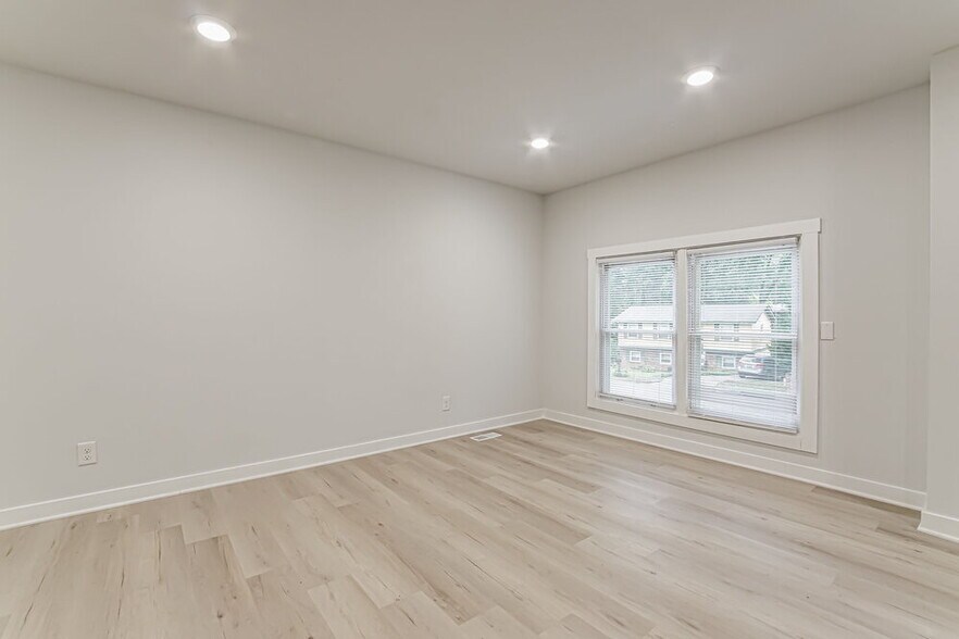 Building Photo - 3213 Burntwood Cir