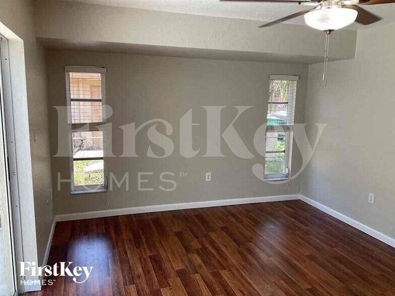 Building Photo - 820 Springview Ave NW