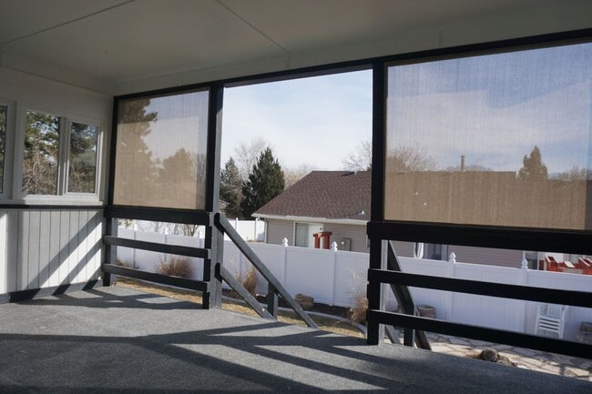 Building Photo - Quiet 4 Bedroom 2.5 Bath Taylorsville Home