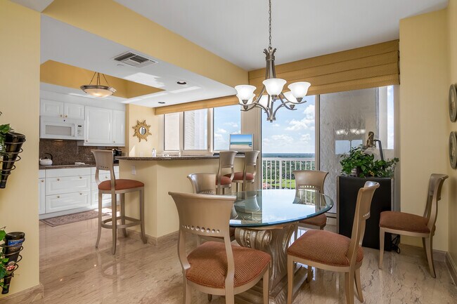 Building Photo - 7117 Pelican Bay Blvd