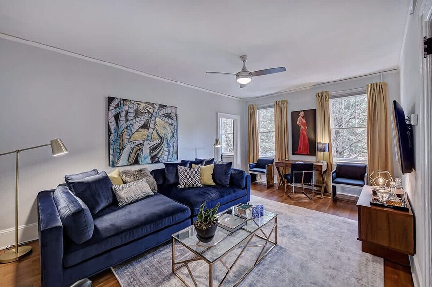 Building Photo - 518 Lamar Ave