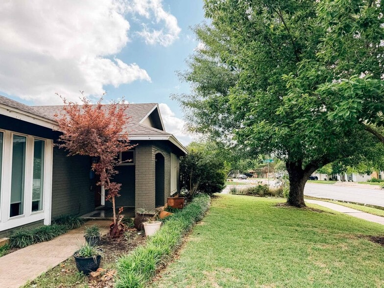 Building Photo - 5807 Burnhill Dr