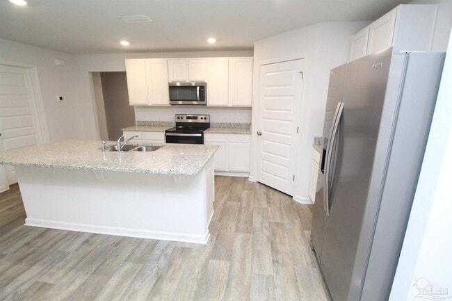 Building Photo - 7818 Lakeside Oaks Dr
