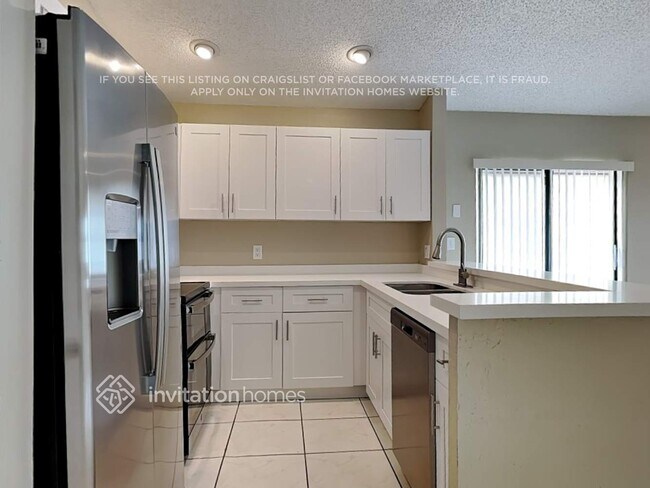 Building Photo - 11520 Whisper Sound Dr