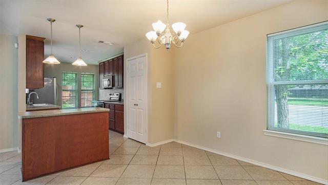 Building Photo - 7600 Silveridge Dr