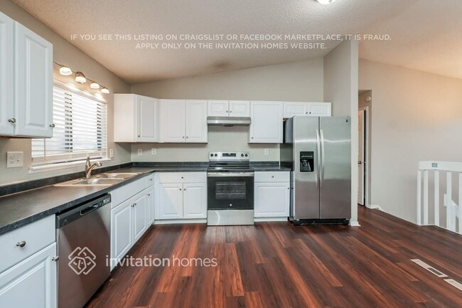 Building Photo - 2925 Rhapsody Dr