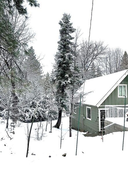 Building Photo - 2418 Fir Dr