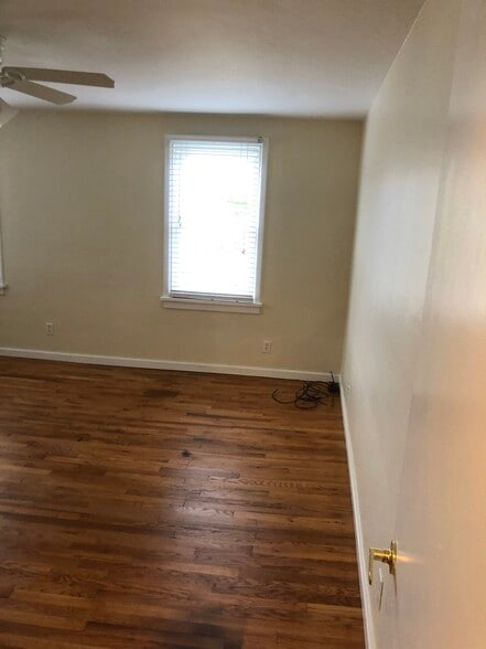 Building Photo - 938 Arch Ave