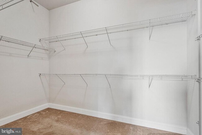 Building Photo - 703 Skippers Ln