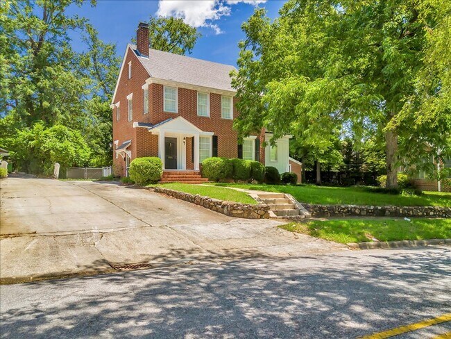 Building Photo - 3551 Overlook Ave