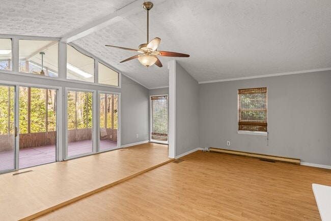 Building Photo - 4421 Jacobs Dr SW
