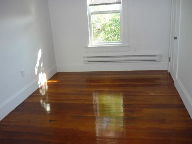 Building Photo - 27 Buttonwood St