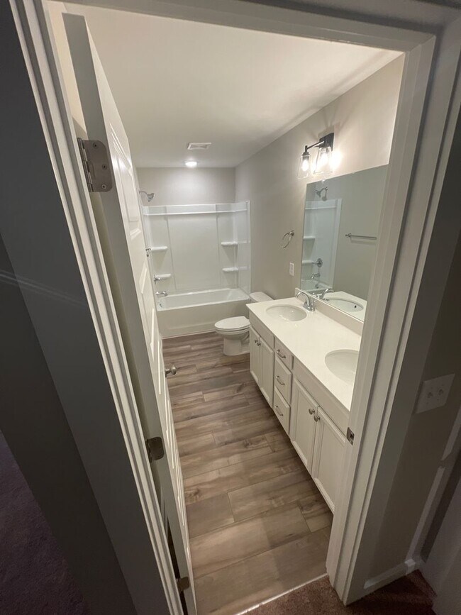 Building Photo - Home for Rent in Oak Grove, AL!! Available to View Now!!!