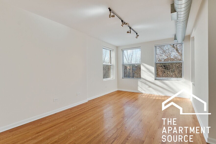 Building Photo - 2519 W Leland Ave