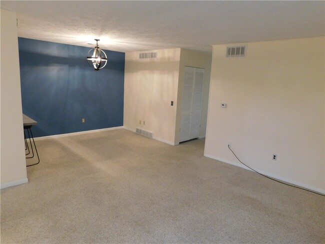 Primary Photo - 447 Eastbrooke Ln