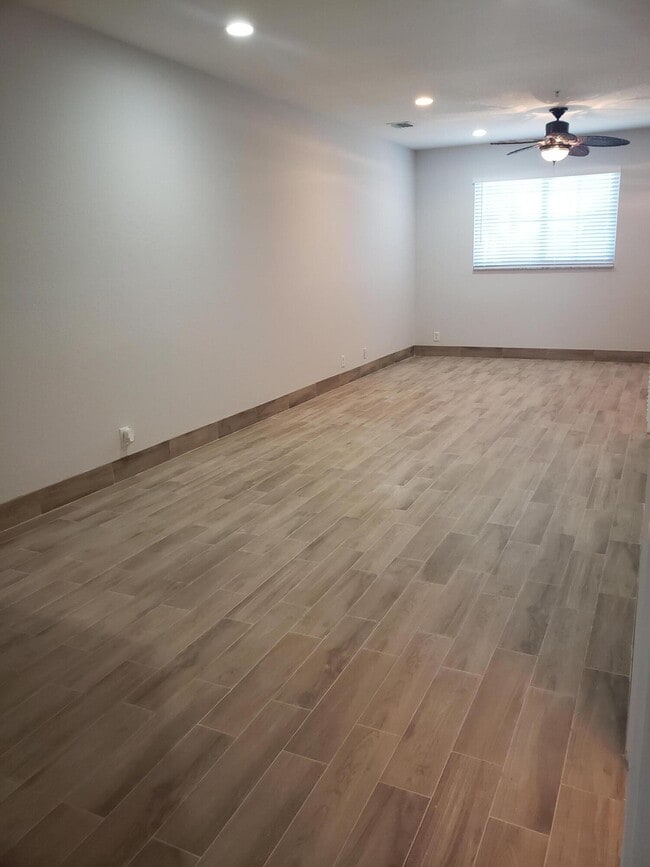 Building Photo - 222 Bayfront Dr