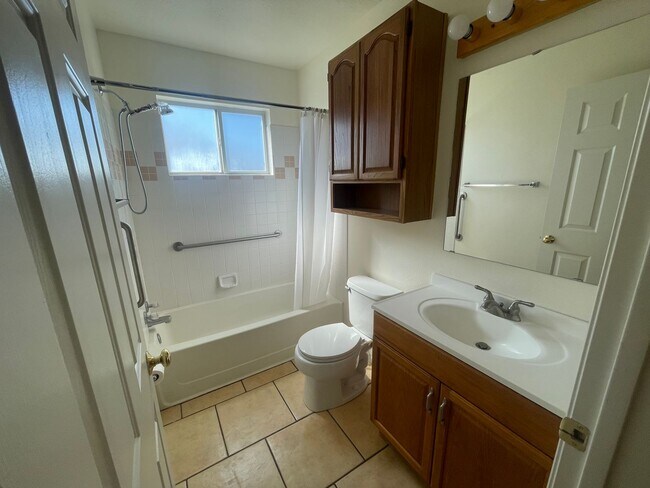 Building Photo - 4300 Saddlewood Trail SE