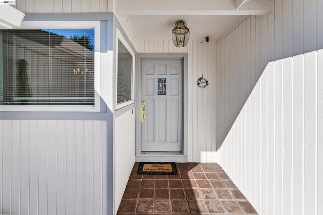 Building Photo - 1450 Kolln St