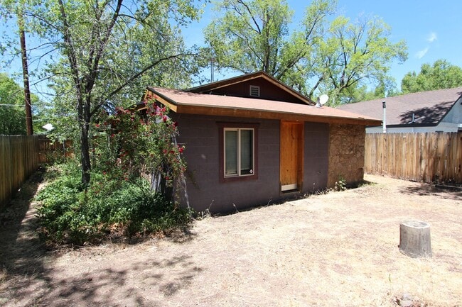 Building Photo - Charming Single-Story Home Near NAU | Fenced Yard + Fireplace