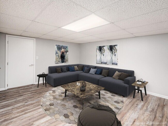 Building Photo - 4490 Westborough Dr W