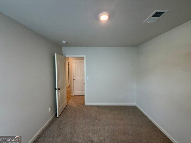 Building Photo - 8233 Bluewater Dr