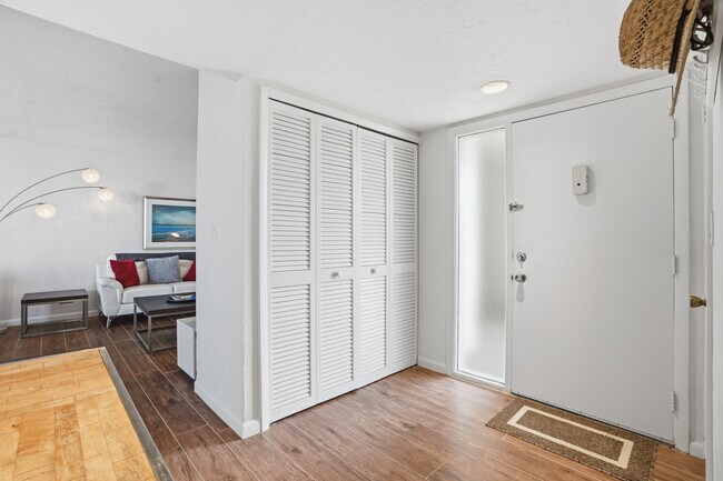 Building Photo - 10475 Gulf Shore Dr