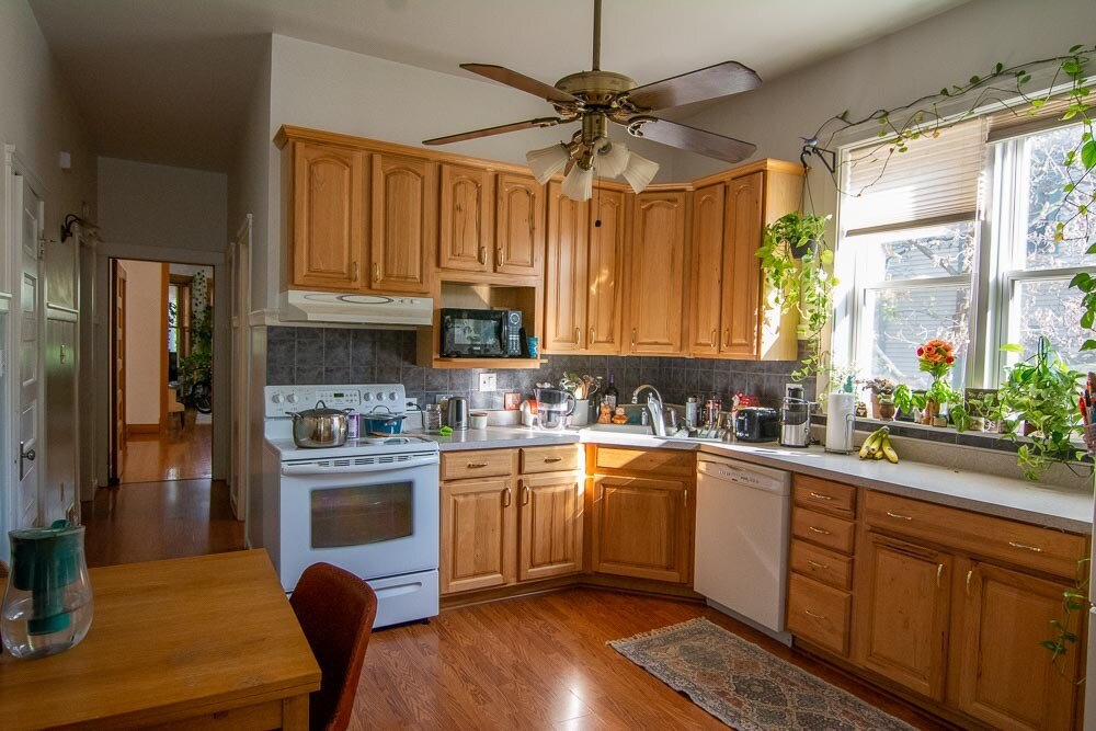 Building Photo - 3916 N Kildare Ave