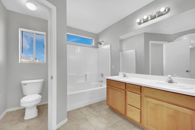 Building Photo - Beautiful 5 Bedroom! New Upgrades! / Coming Soon! 1/23!