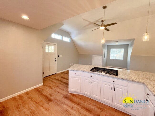 Building Photo - Exceptional 1 Bedroom Unit in Niceville!