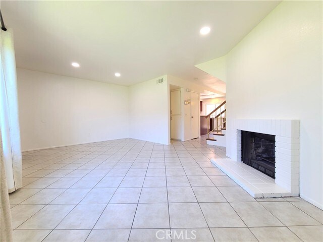 Building Photo - 1077 S Santo Antonio Dr