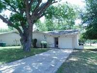 Building Photo - 217 Mockingbird Ln