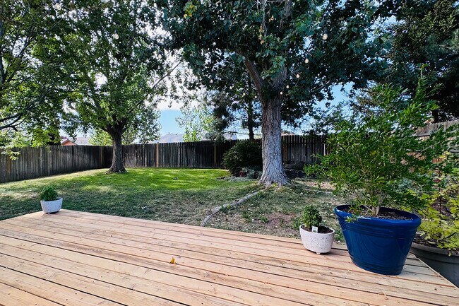 Building Photo - 5903 S Snowdrop Pl