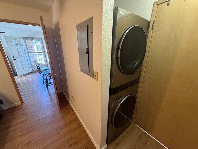 Building Photo - Iao Parkside Condo