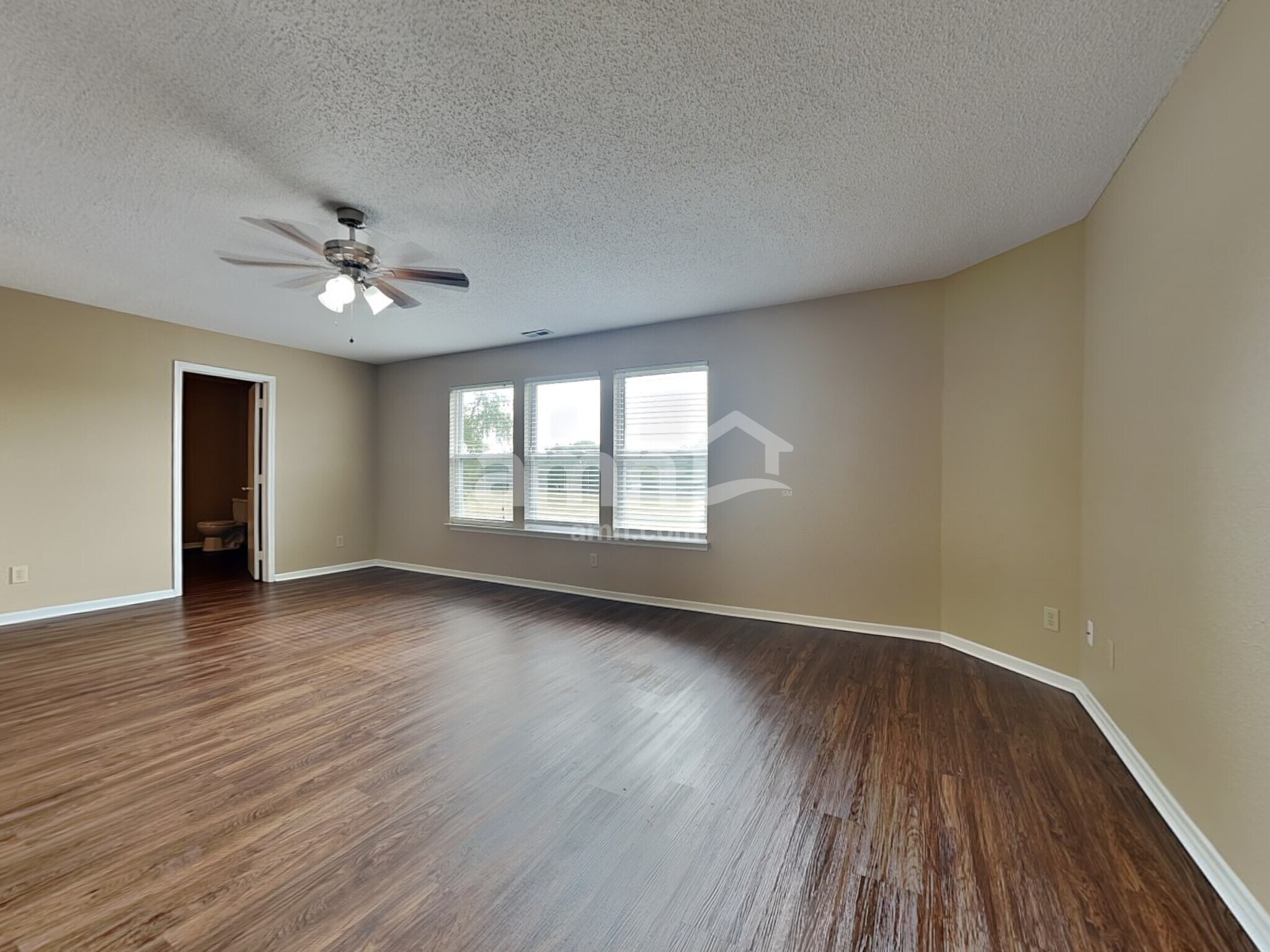 Building Photo - 14470 Forsythia Ln