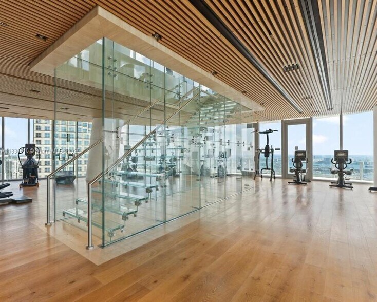 Building Photo - 300 Biscayne Boulevard Way