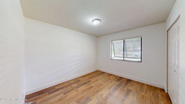 Building Photo - 111 Lobelia Rd
