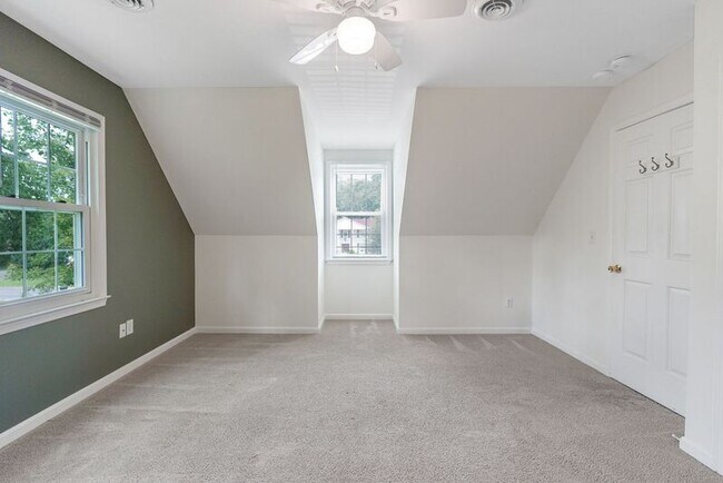 Building Photo - 94 Cleremont Dr