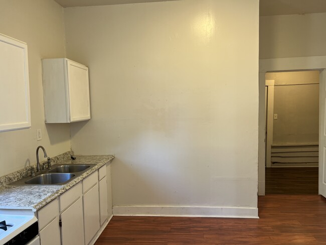 Kitchen Looking east - 2421 Lipscomb St