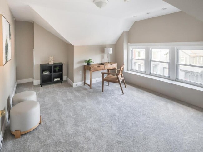 Building Photo - 715 N Beatty St