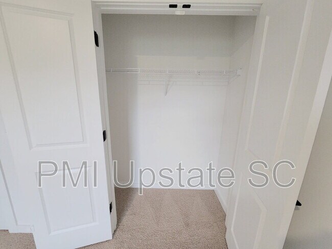 Building Photo - 1283 Westgate Vlg Dr