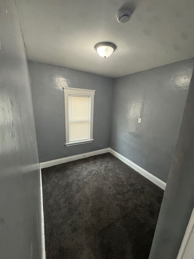 Building Photo - 3668 W 48th St