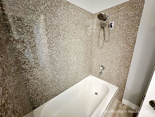 Building Photo - 5080 Indian River Dr