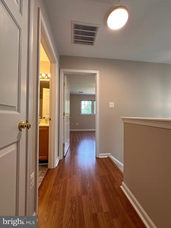 Building Photo - 9400 Birchwood Ct W