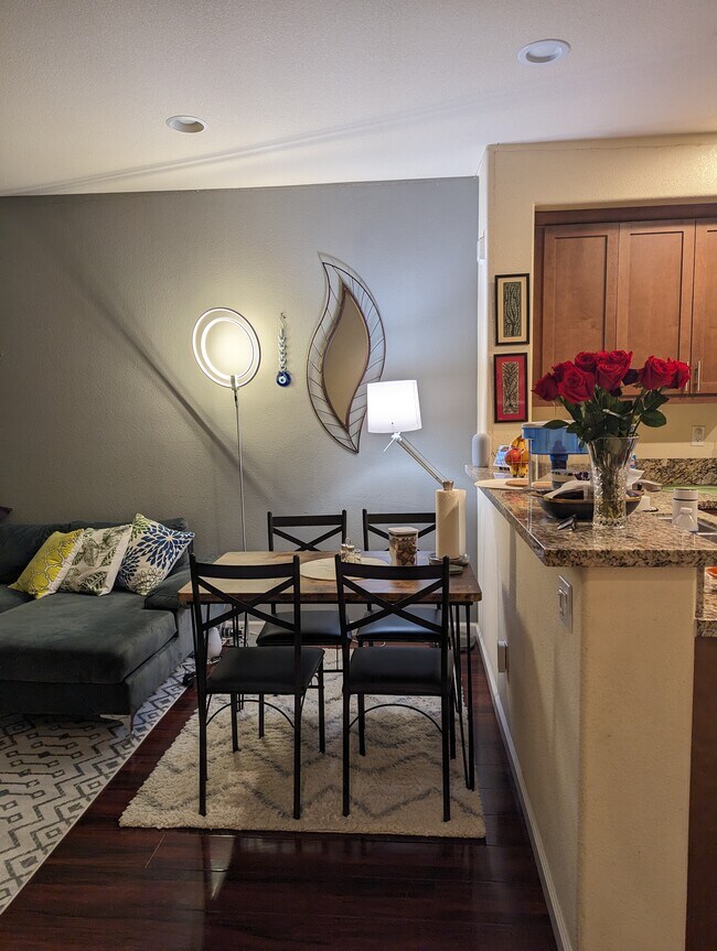 Building Photo - 764 Grandview Ter