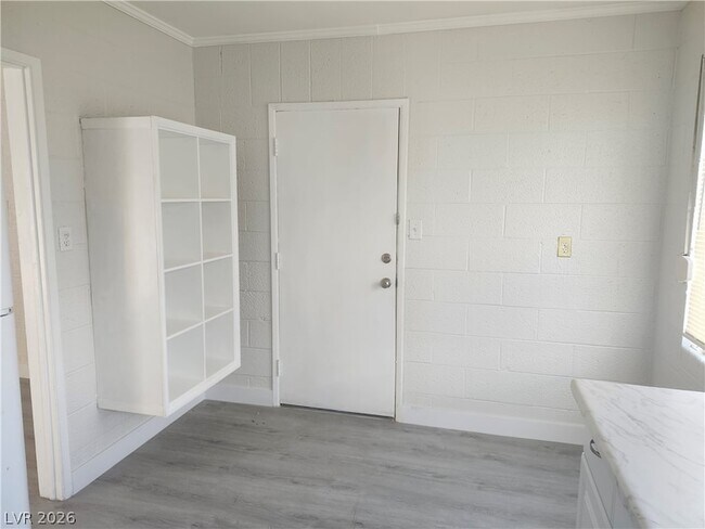 Building Photo - 4624 Evergreen Pl