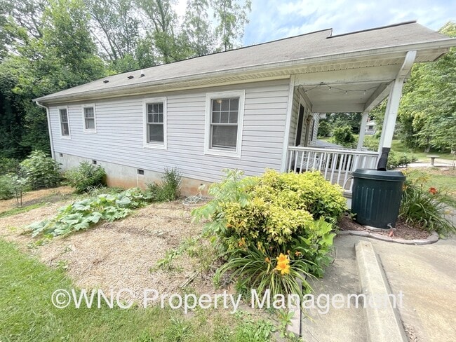 Building Photo - 16 Spinet St